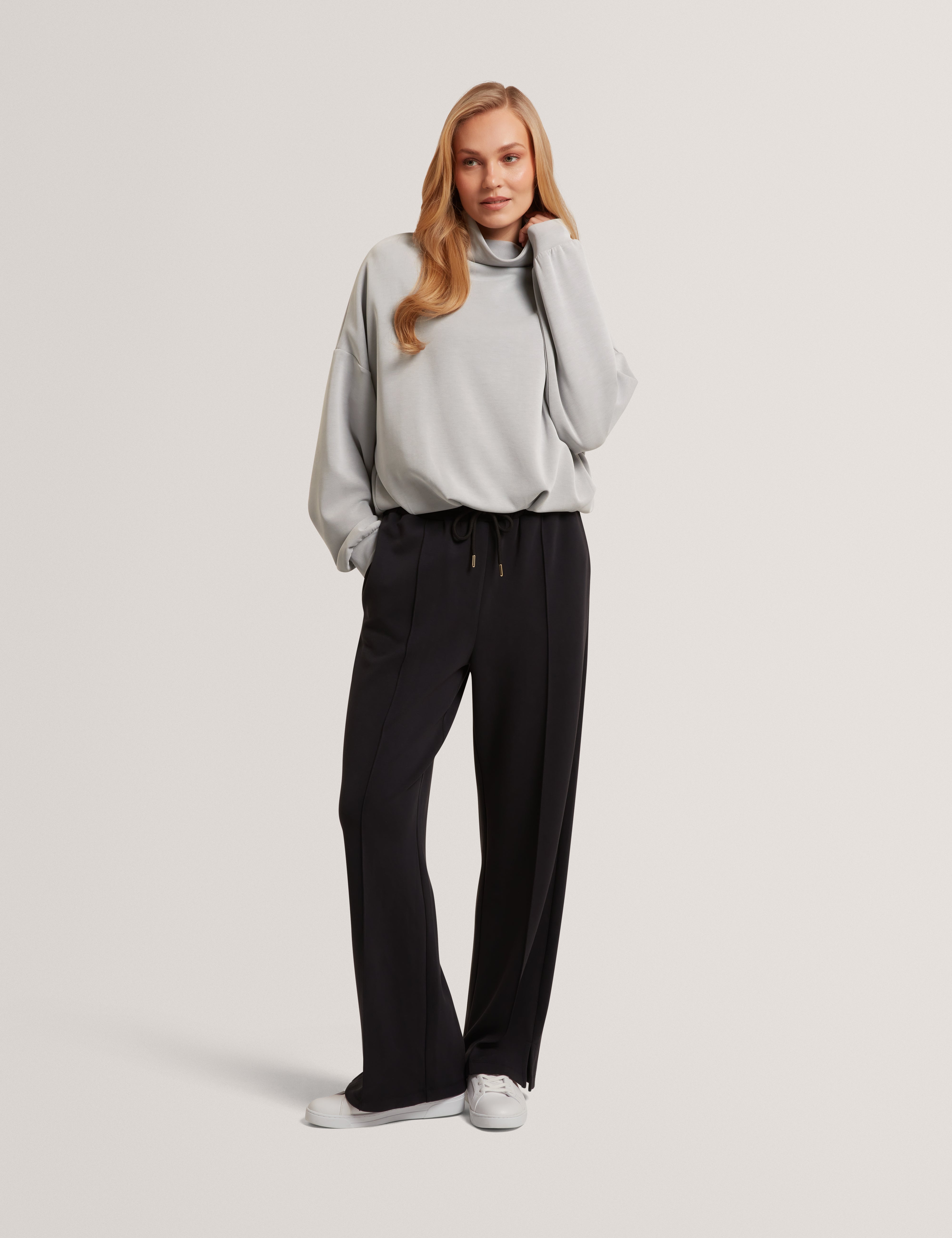 Cabara Funnel Neck Sweatshirt Grey