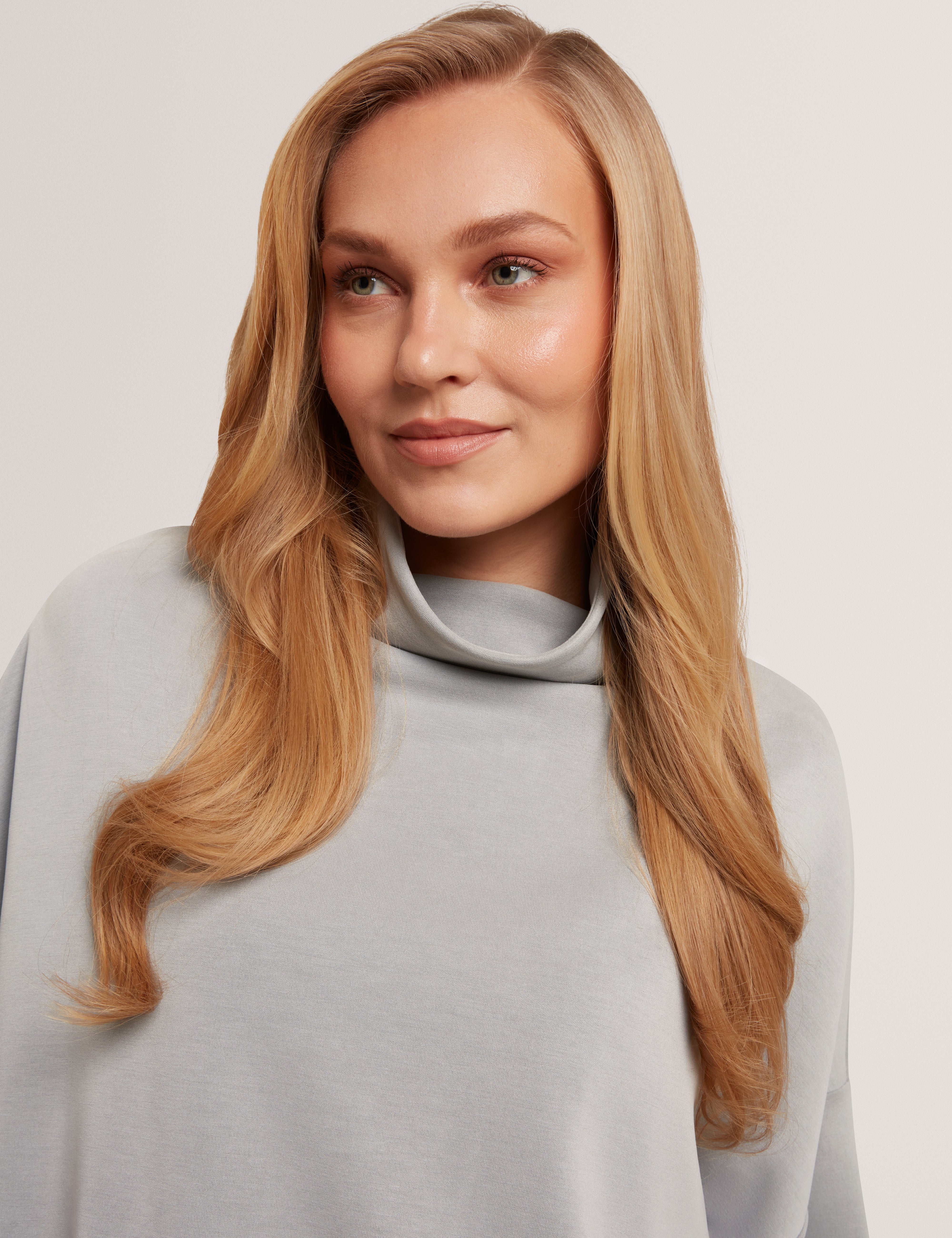Cabara Funnel Neck Sweatshirt Grey