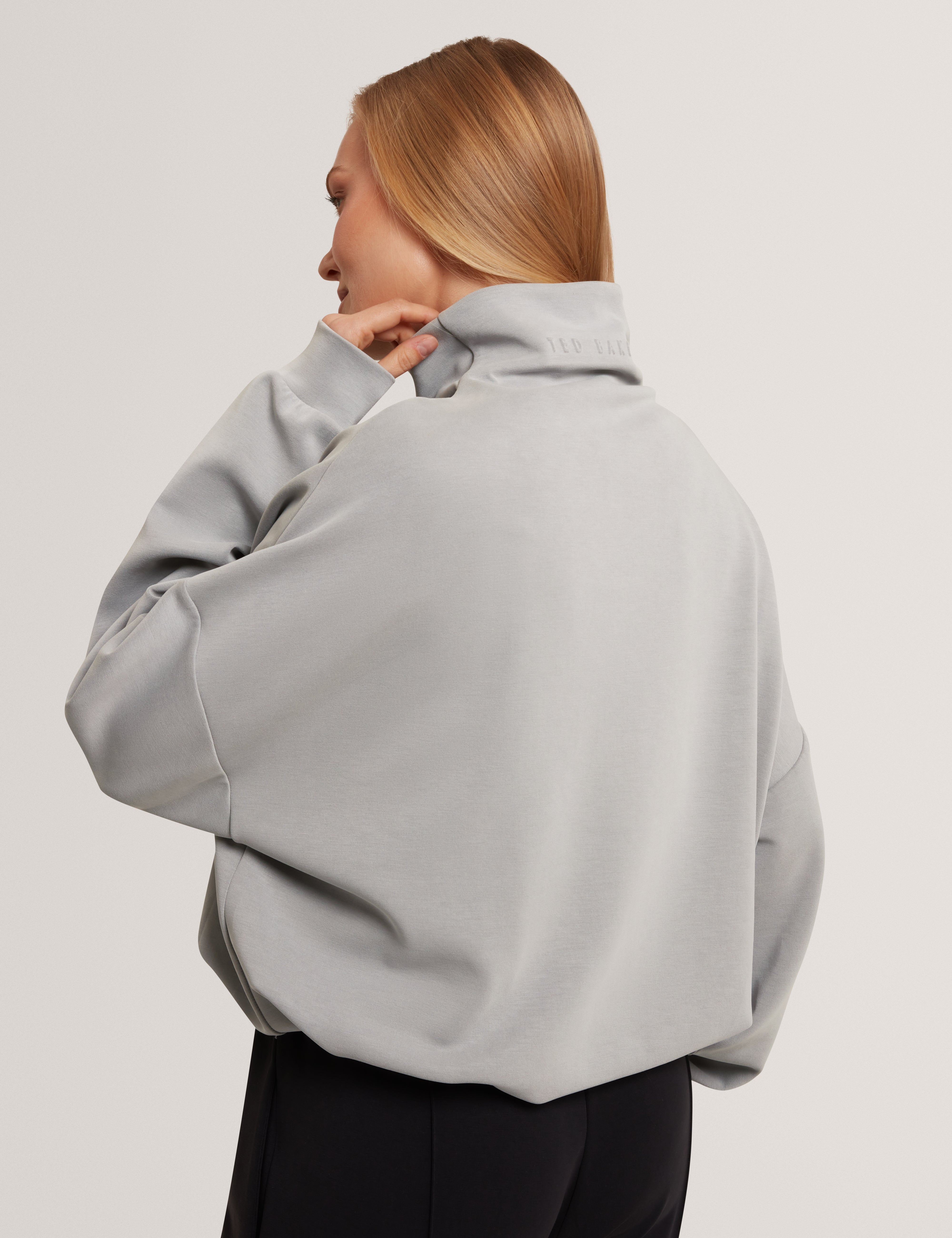 Cabara Funnel Neck Sweatshirt Grey