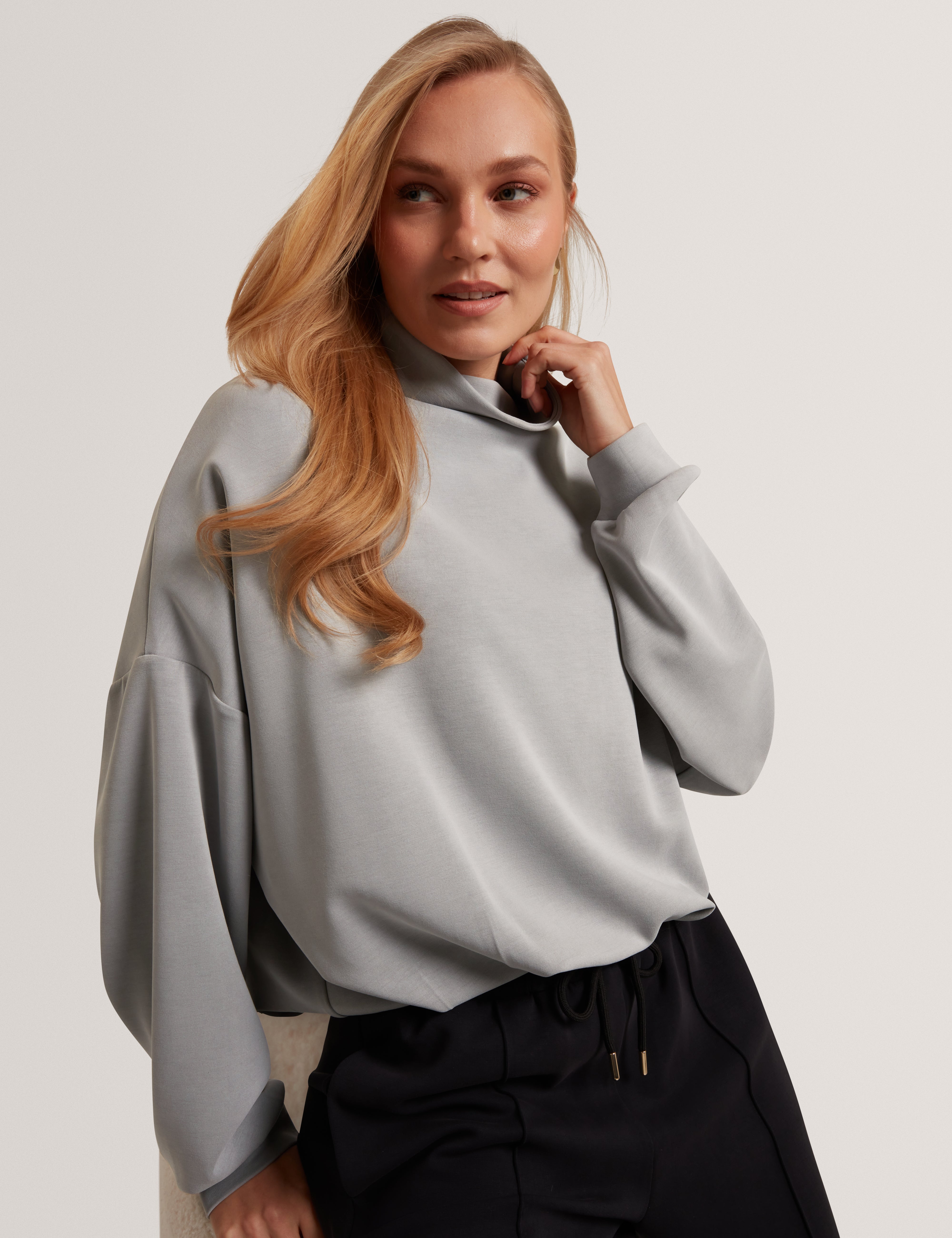 Cabara Funnel Neck Sweatshirt Grey