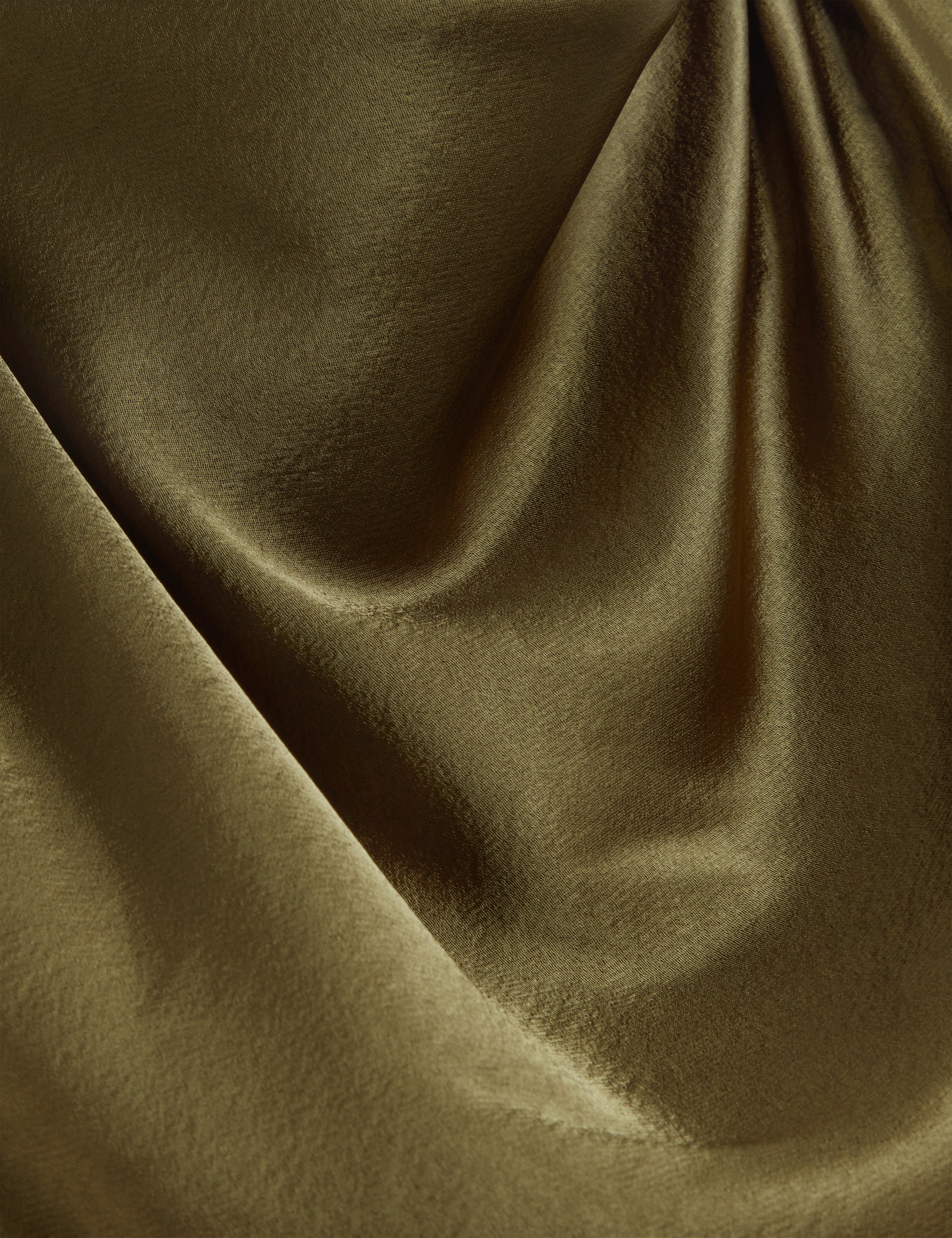 بلوزة زيفا ذات رقبة هالتر بلون الكاكي