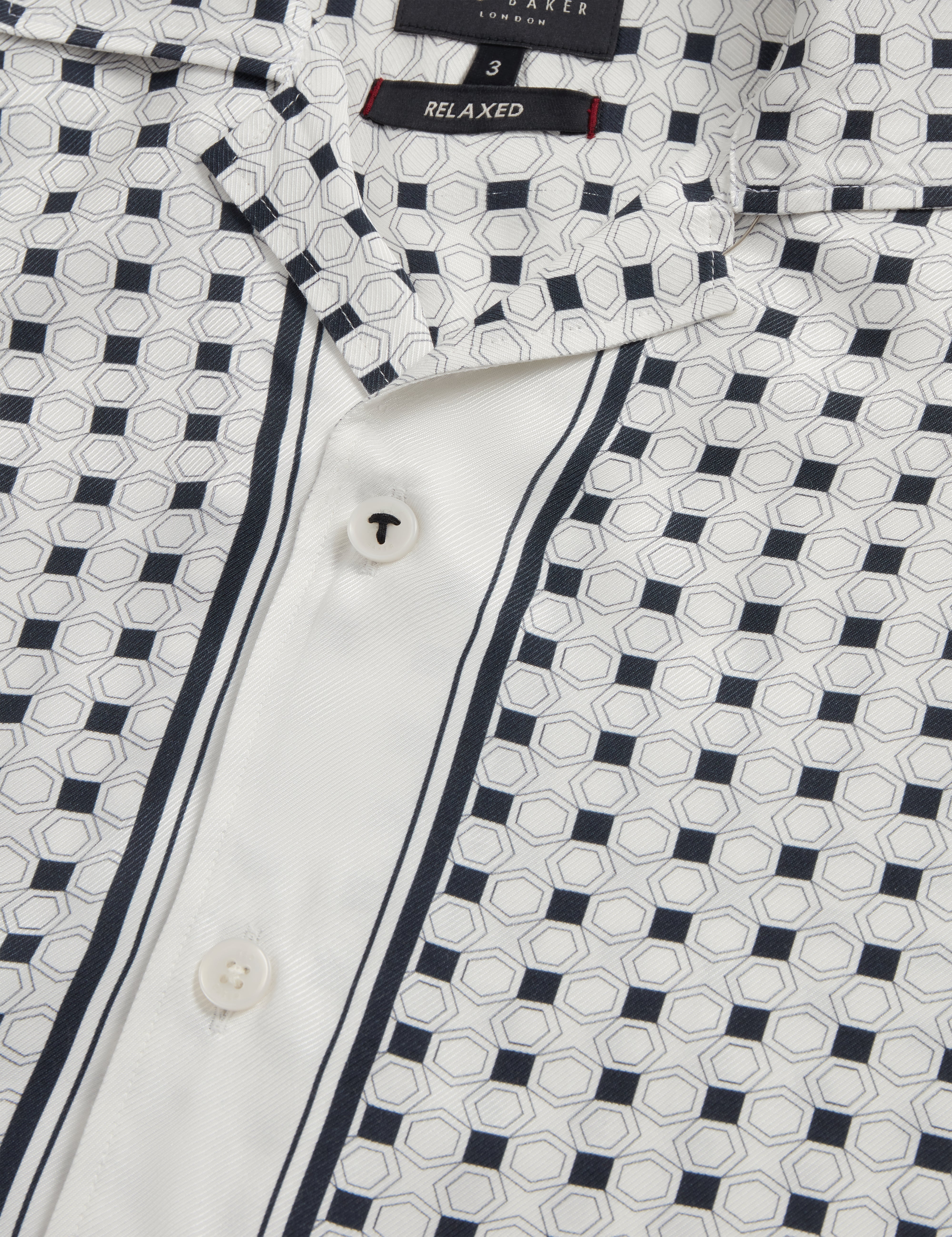 Ferran Ss Relaxed Boarder Print Geo Shirt Ecru