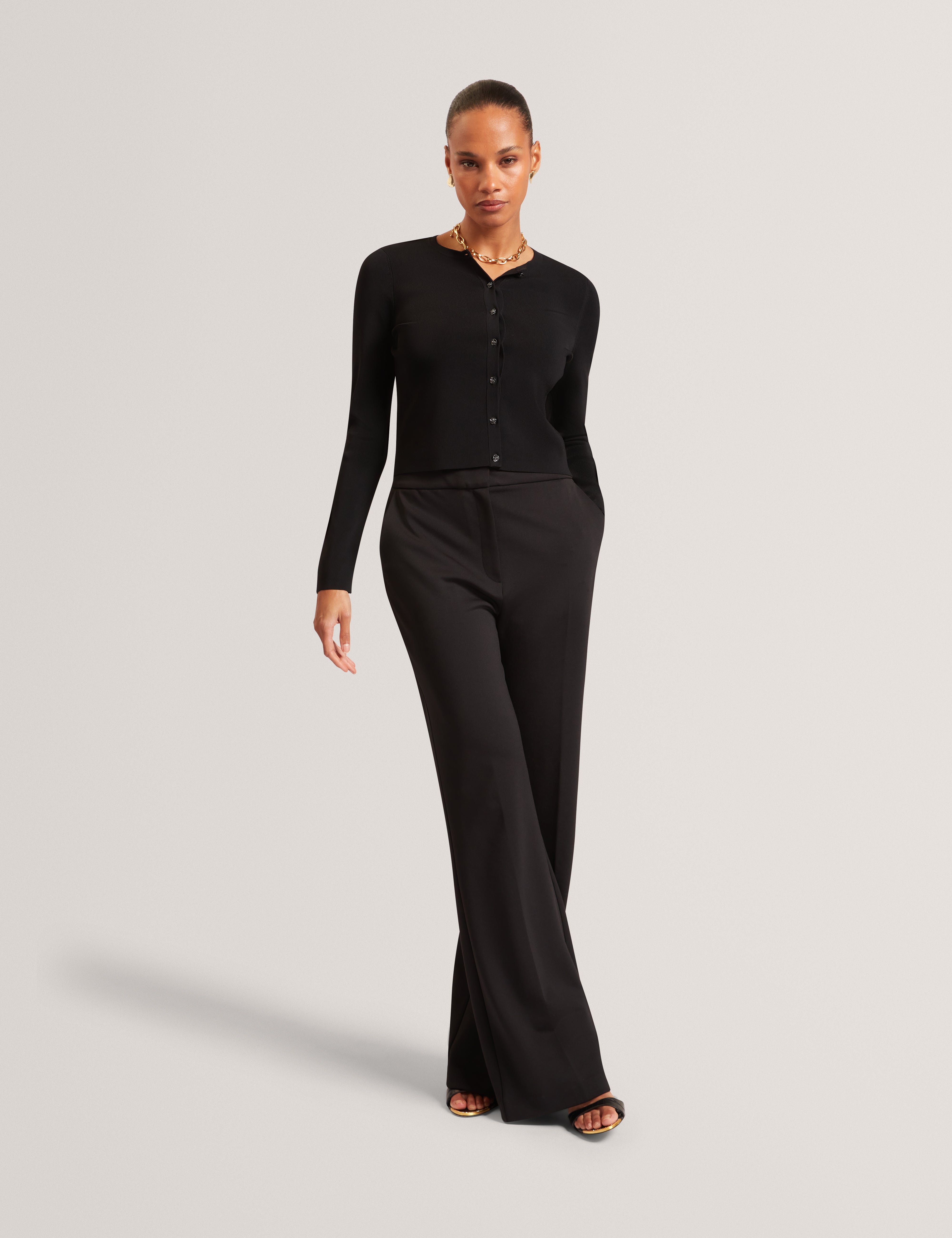 Vedla Cropped Crew Neck Cardigan Black