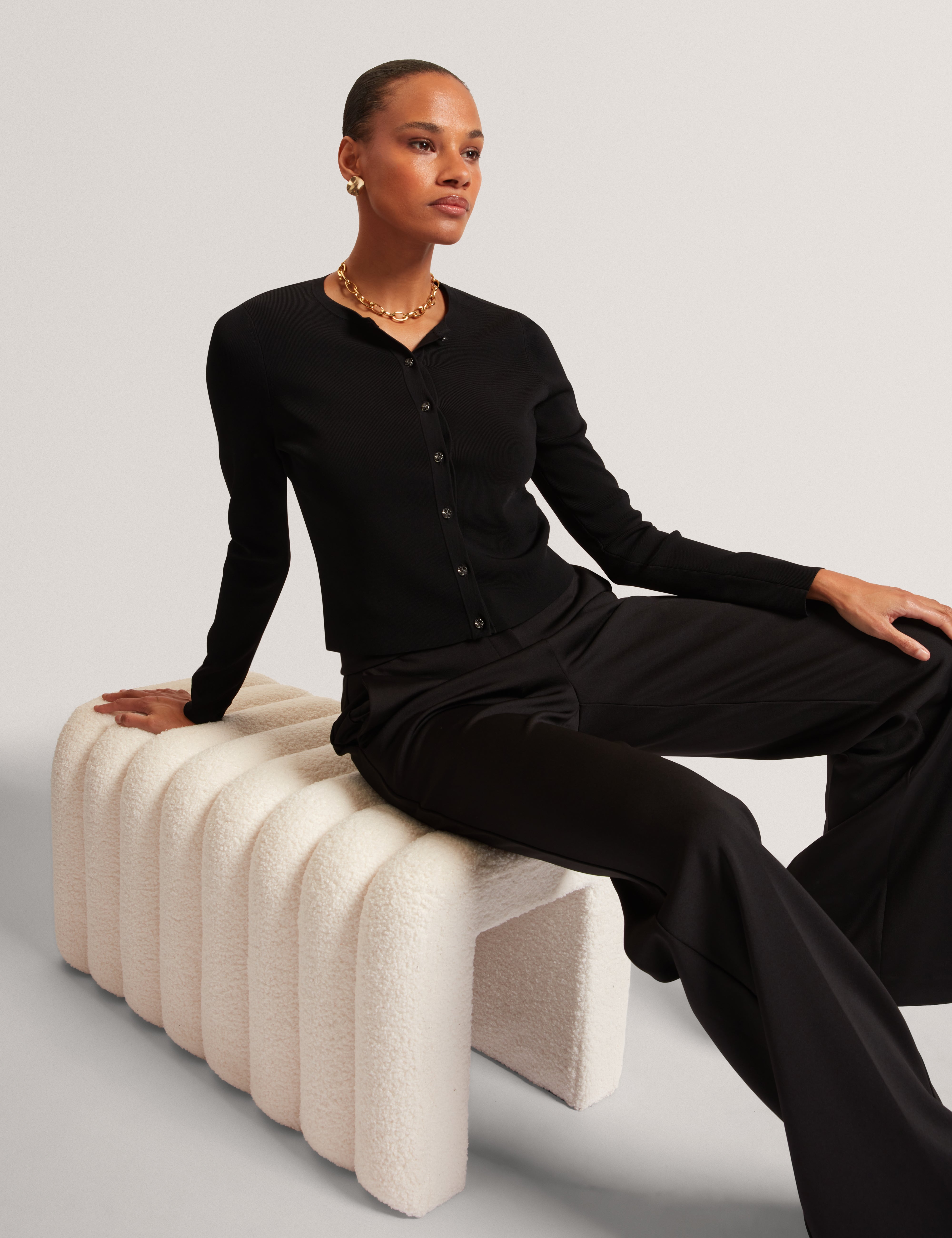 Vedla Cropped Crew Neck Cardigan Black
