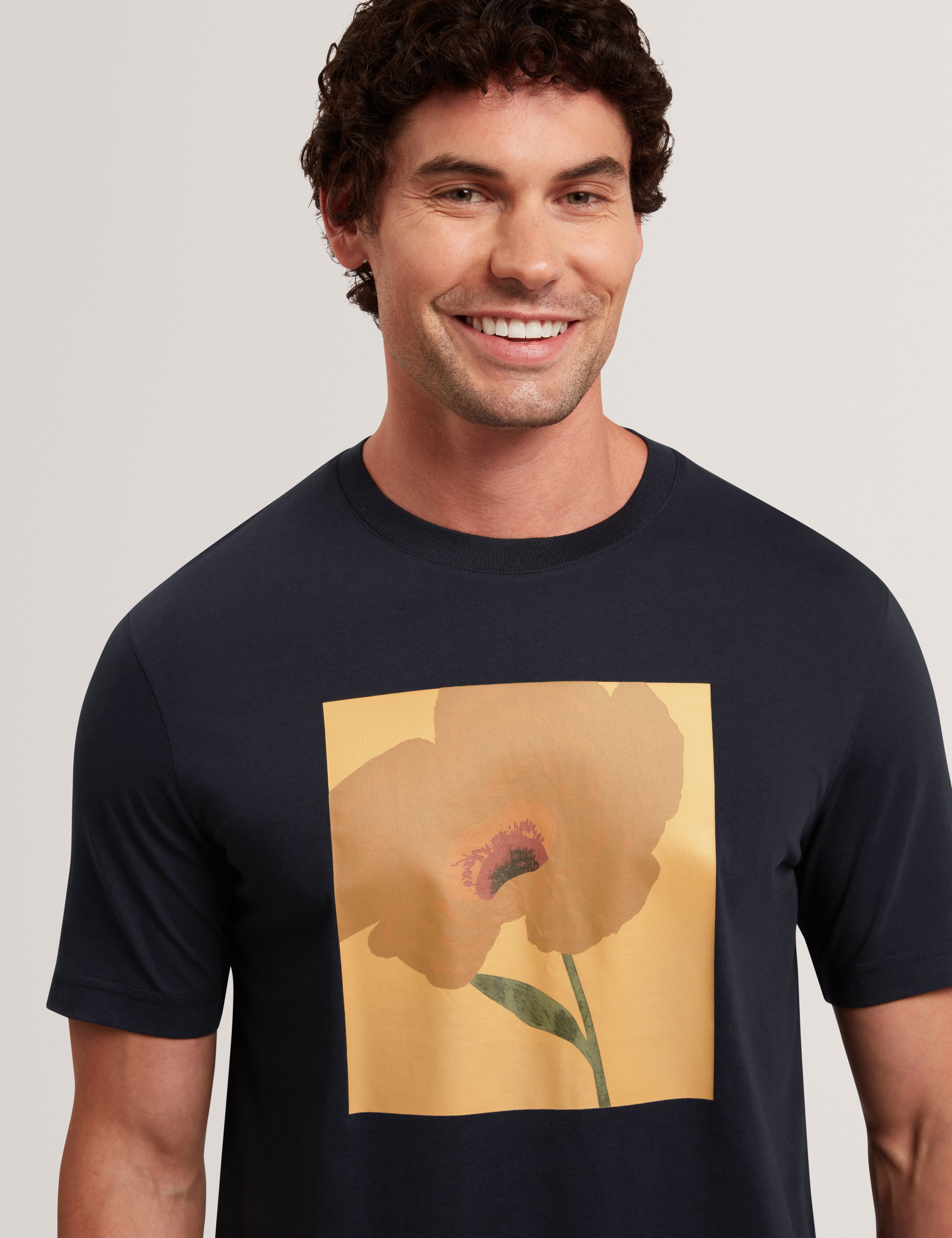 Crawley Ss Graphic Box Floral T-Shirt Navy