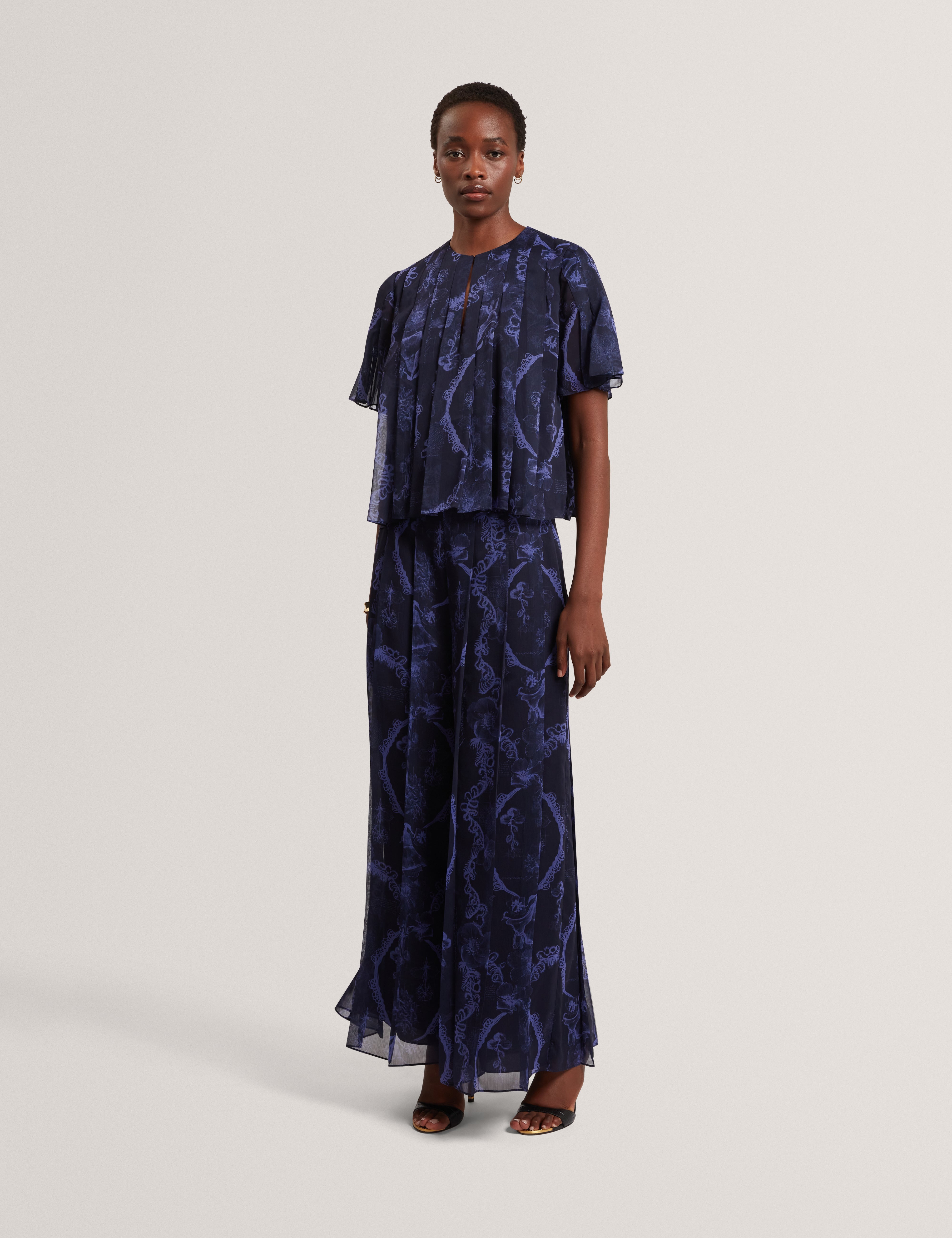Tullya Pleated Angel Sleeve Printed Top Navy