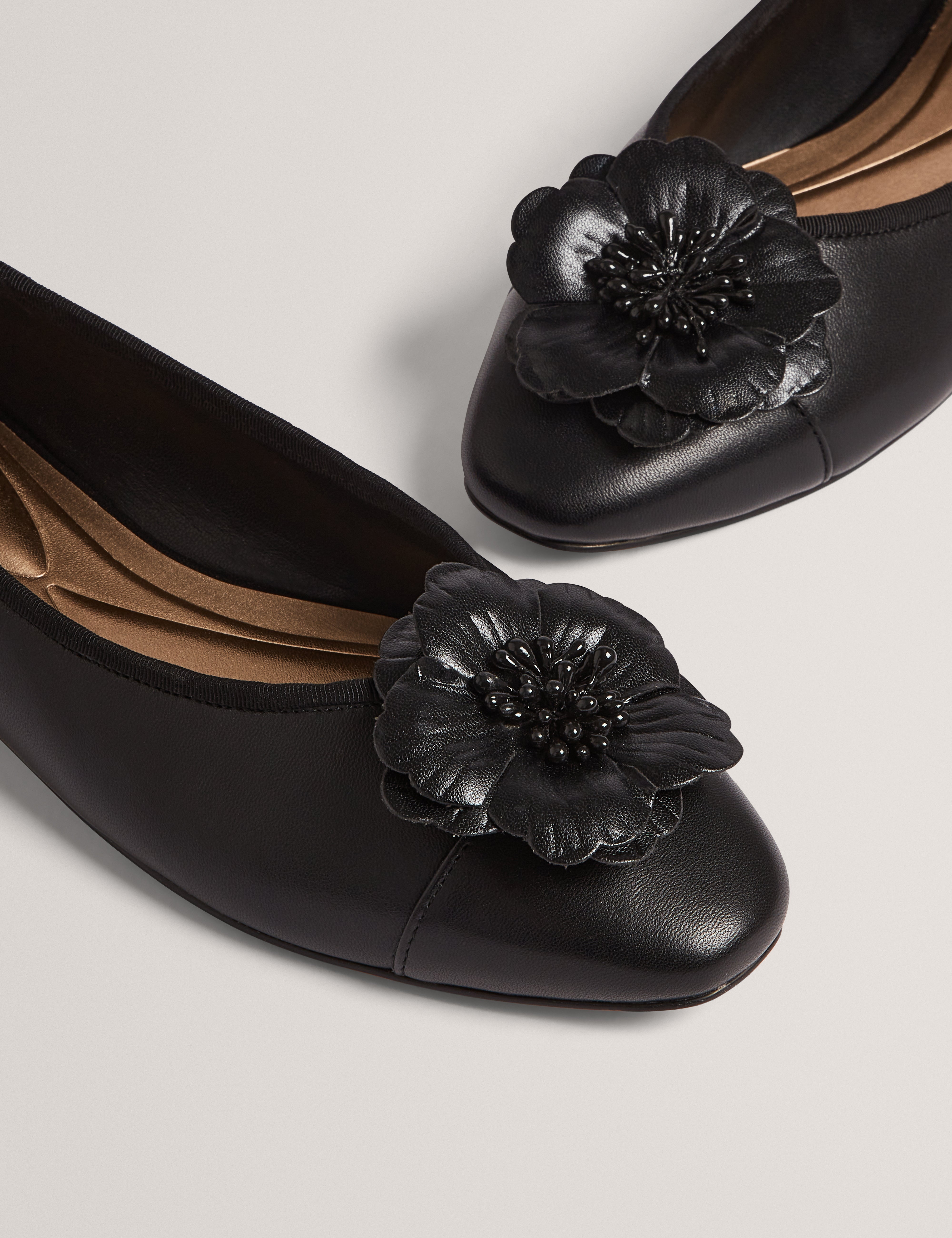 Liziin Flower Ballet Flat Black