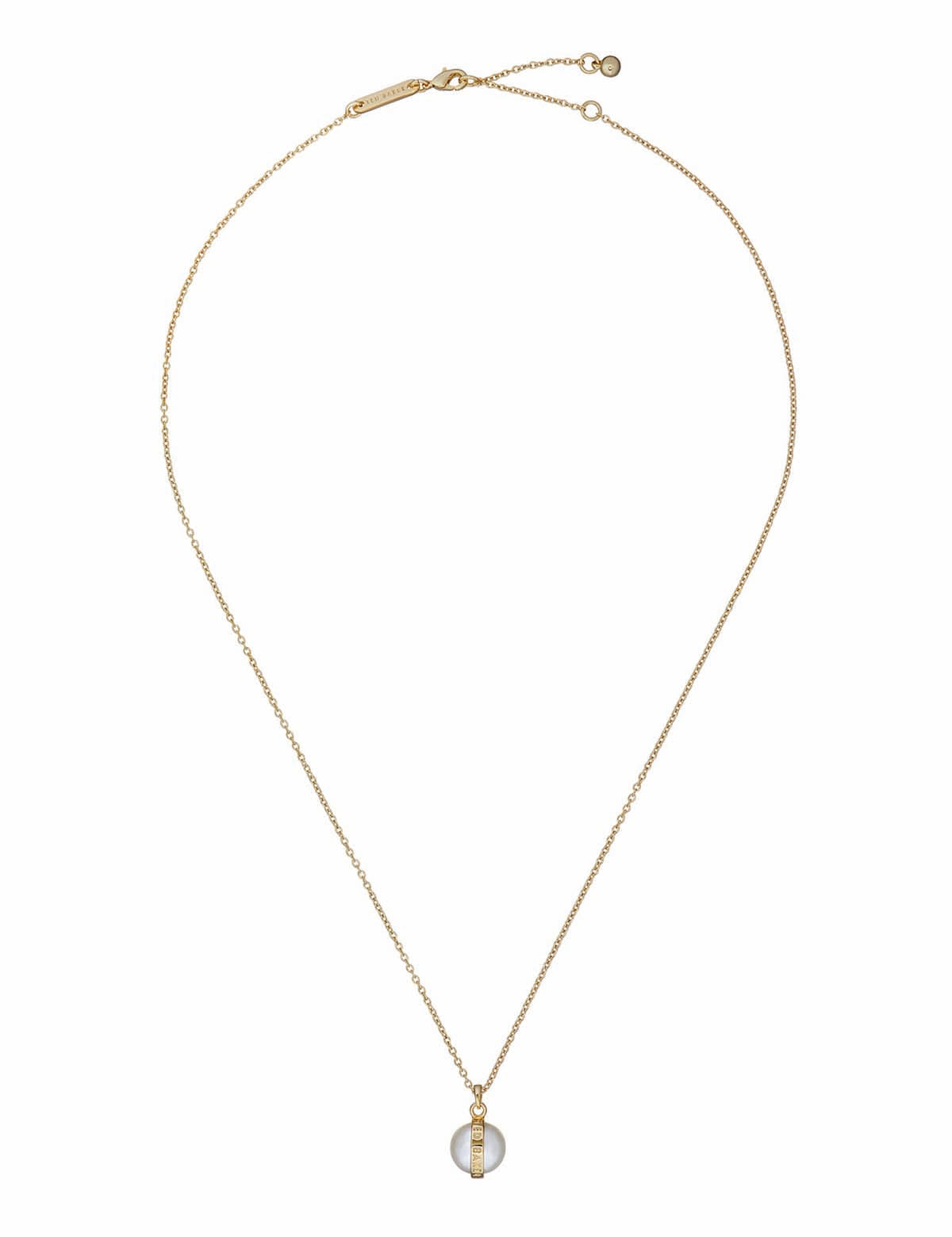 قلادة من اللؤلؤ بشعار بيريتي