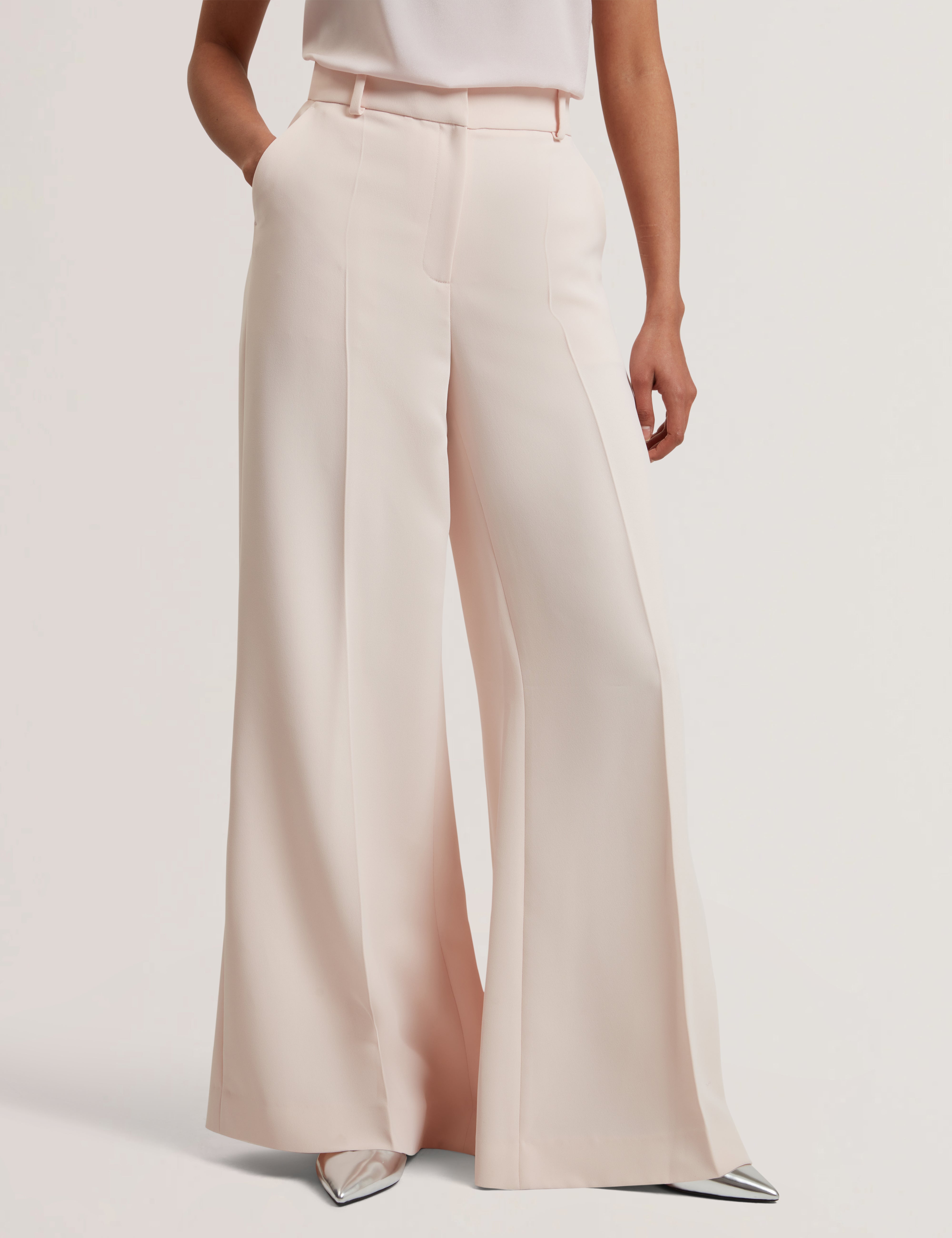 بنطلون تراجات واسع الساق مصمم حسب الطلب - وردي