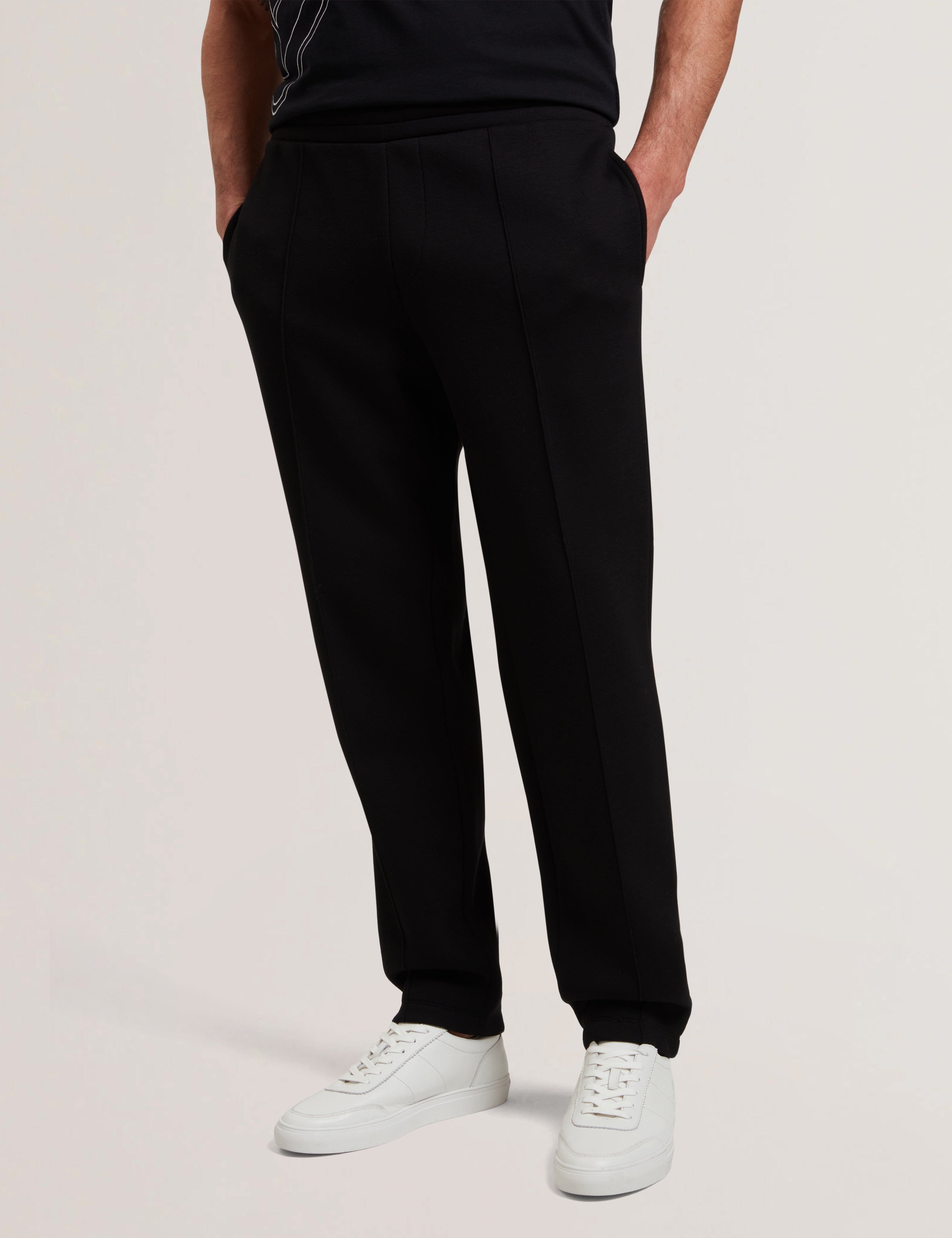 بنطال رياضي من النيوبرين بتصميم Slim Fit من Uaver باللون الأسود